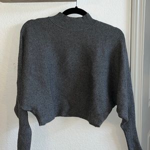 Ribbed cropped gray sweater